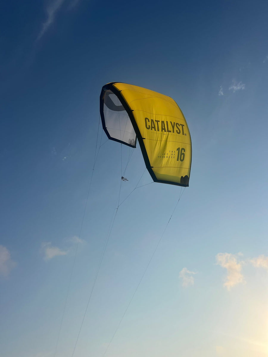 USED OZONE CATALYST V4 Kite 16M